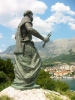 Dalmatien: MAKARSKA > Skulptur