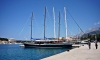 Dalmatien>Segelschiff im Hafen von Makarska
